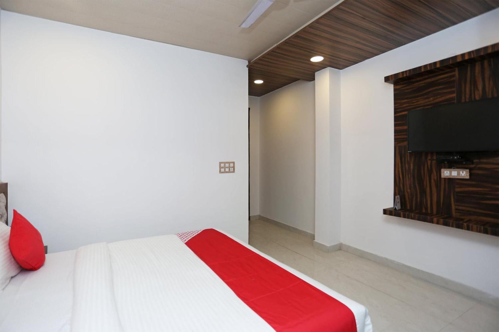 Hotel Rosewood Inn Rājpur Buitenkant foto